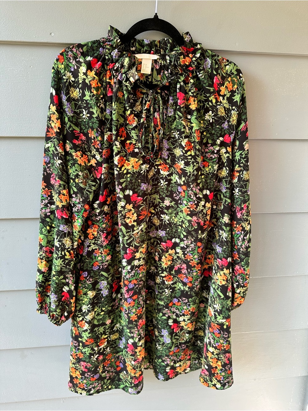 H&M Women’s Black floral dress sz 10 US
